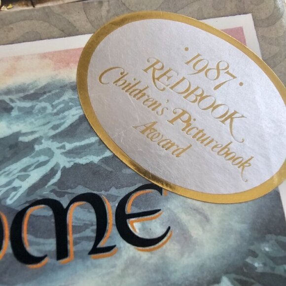 The Loathsome Dragon By David Wiesner & Kim Kahng Hardcover Illustrated Book - Picture 3 of 6